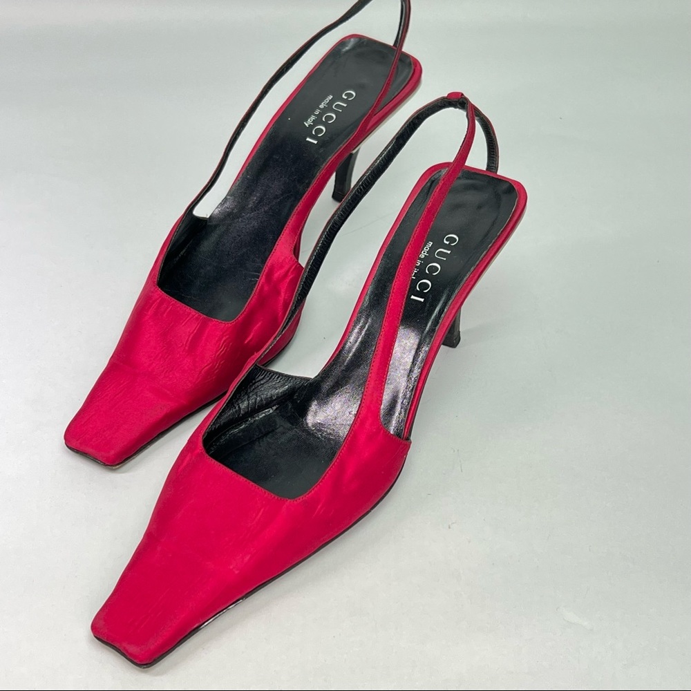 Gucci vintage evening heels, gorgeous crimson color silk